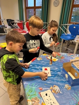 Bild "Schulleben_Projekte_basteltag_7.JPG"